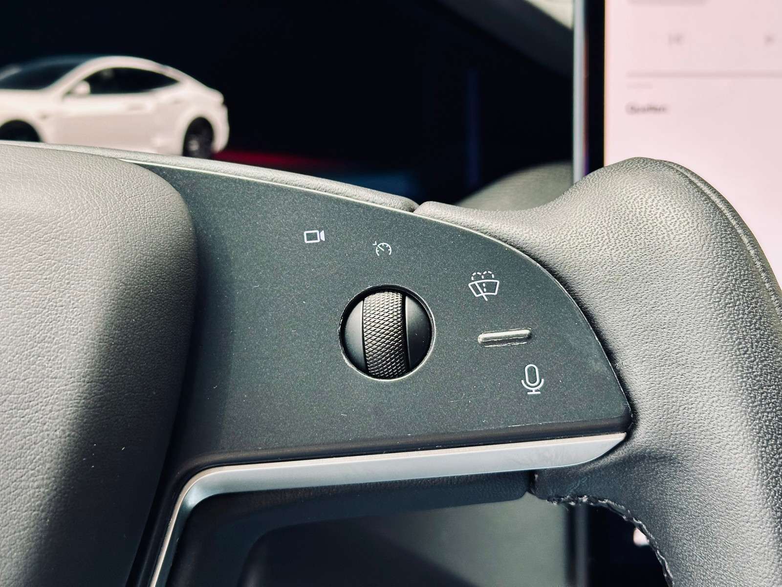 Fahrzeugbild eines TESLA Model S