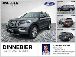 Schräge Frontansicht auf einen Ford Explorer , freigestellt