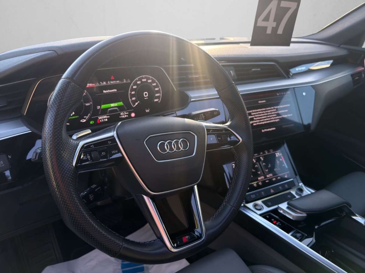 Fahrzeugbild eines Audi e-tron