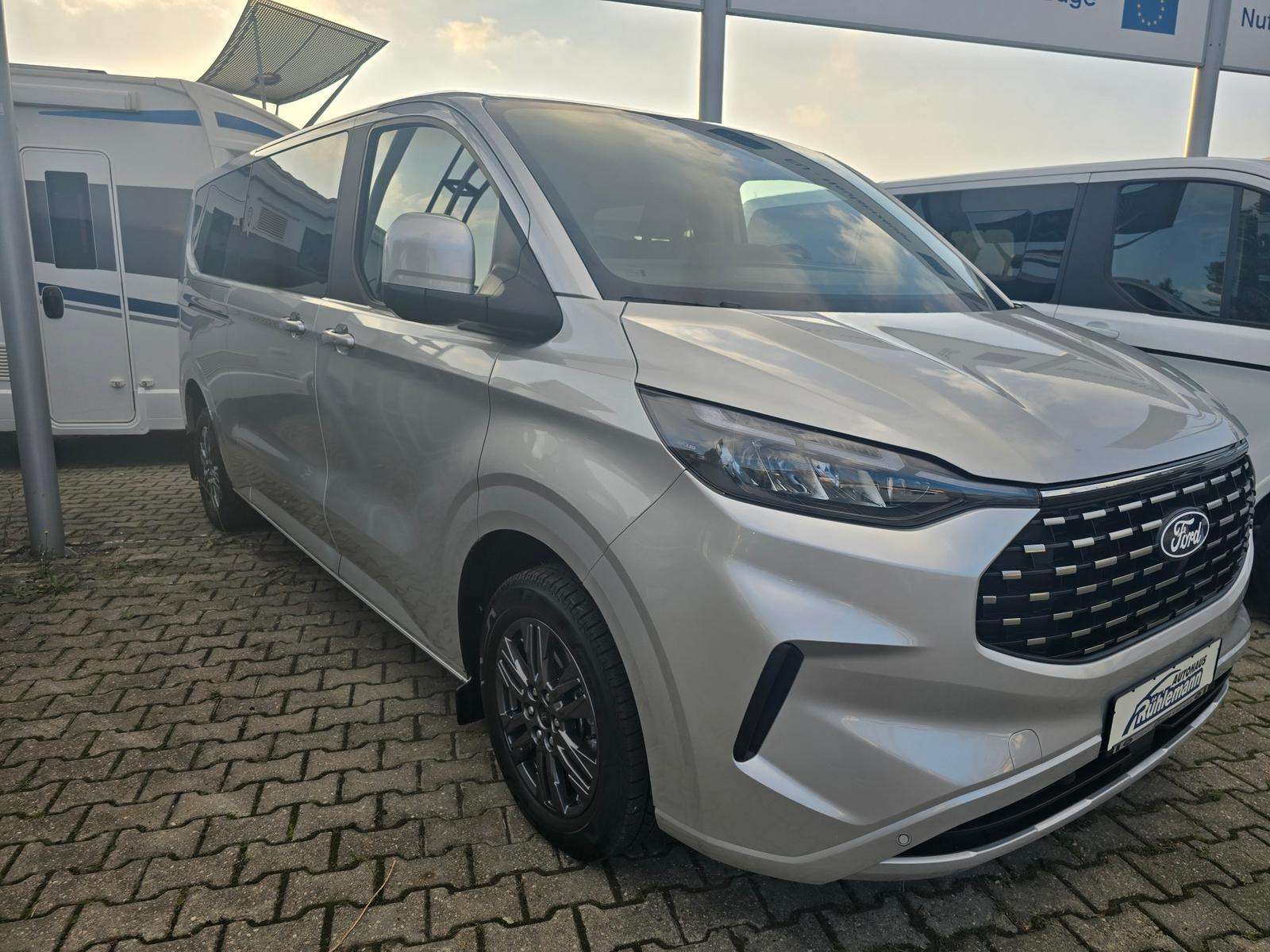 Fahrzeugbild eines Ford Tourneo Custom