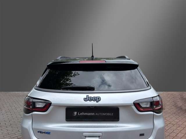 Fahrzeugbild eines Jeep Compass