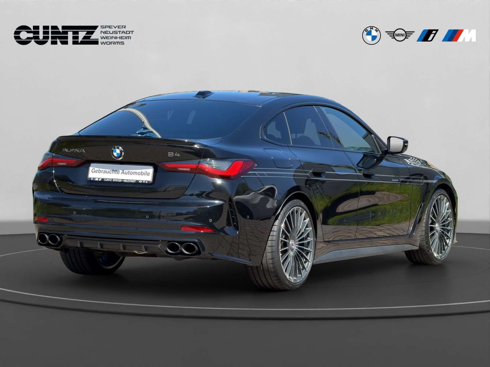 Fahrzeugbild eines Alpina B4