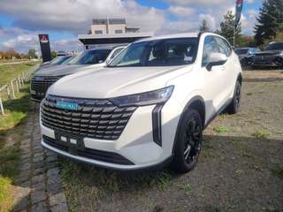Schräge Frontansicht auf einen GWM Haval H6 , freigestellt