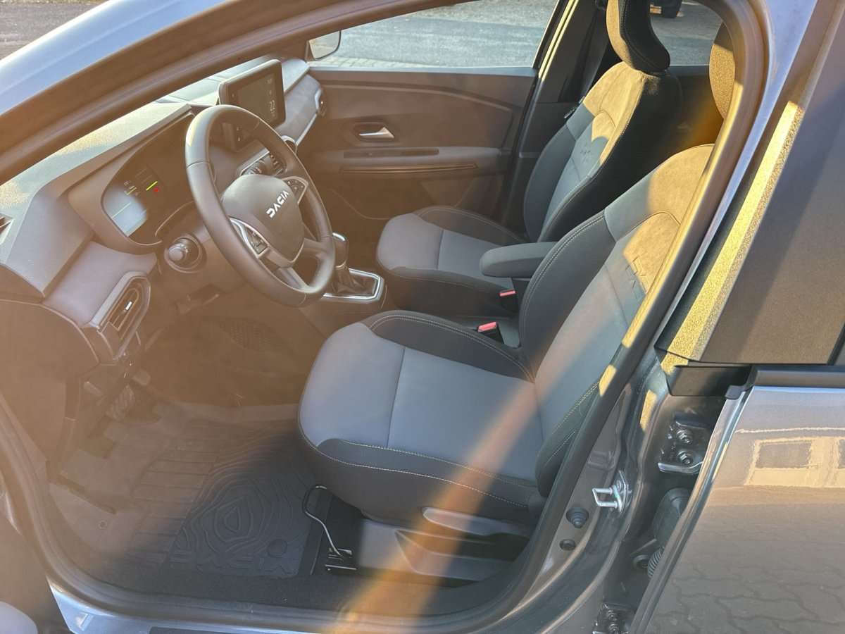 Fahrzeugbild eines Dacia Jogger