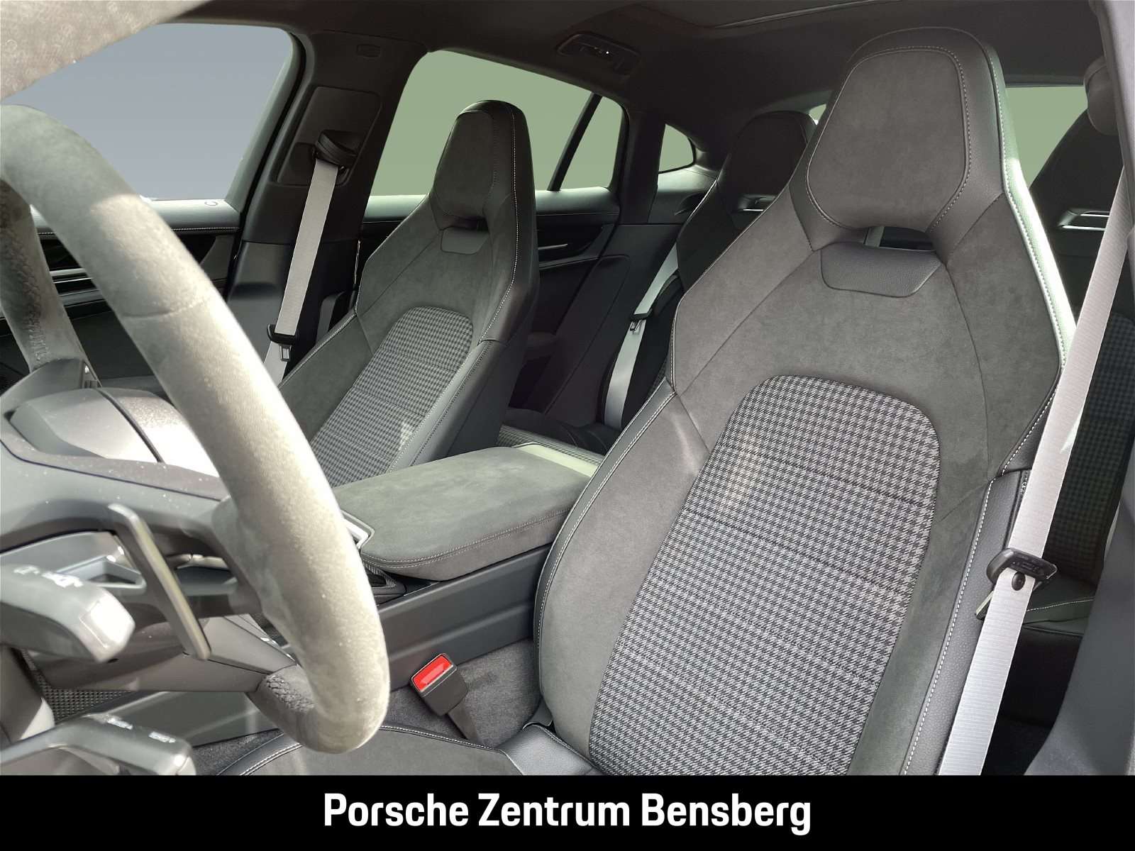 Fahrzeugbild eines Porsche Panamera