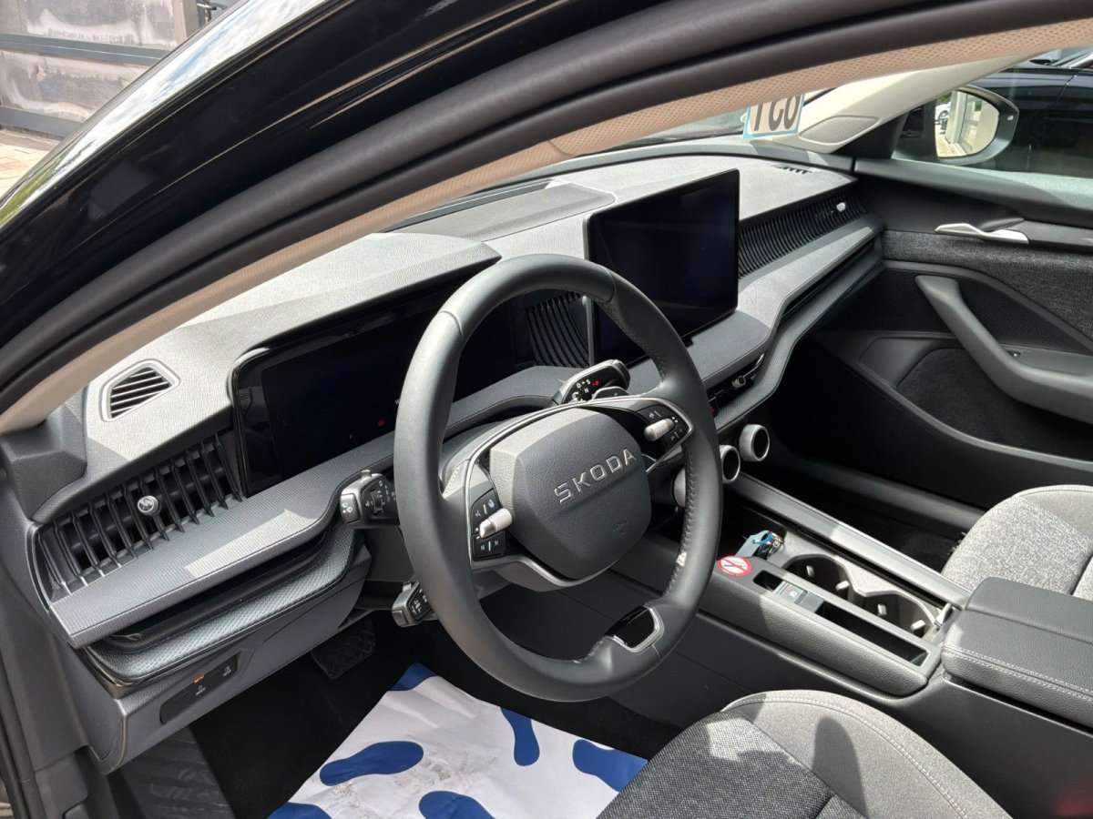 Fahrzeugbild eines Skoda Superb
