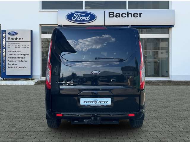 Fahrzeugbild eines Ford Tourneo Custom