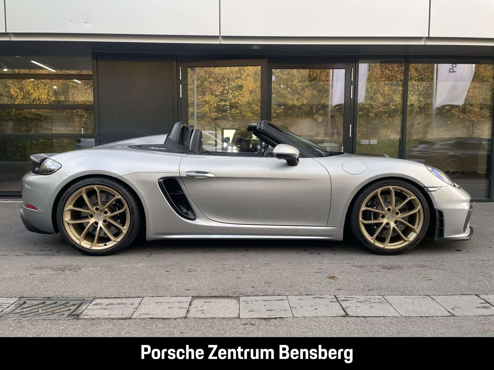 Fahrzeugbild eines Porsche Cayman