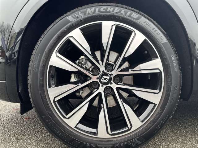 Fahrzeugbild eines Renault Austral