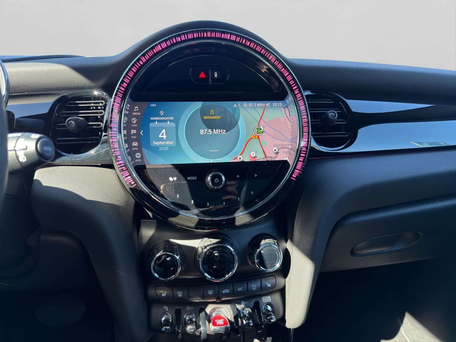 Fahrzeugbild eines MINI COOPER