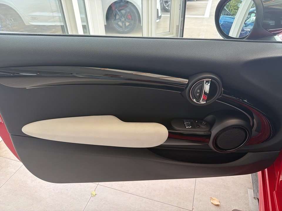 Fahrzeugbild eines MINI COOPER