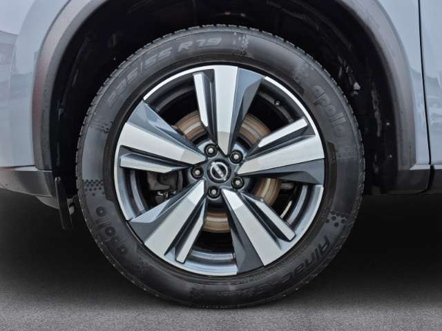 Fahrzeugbild eines Nissan X-TRAIL