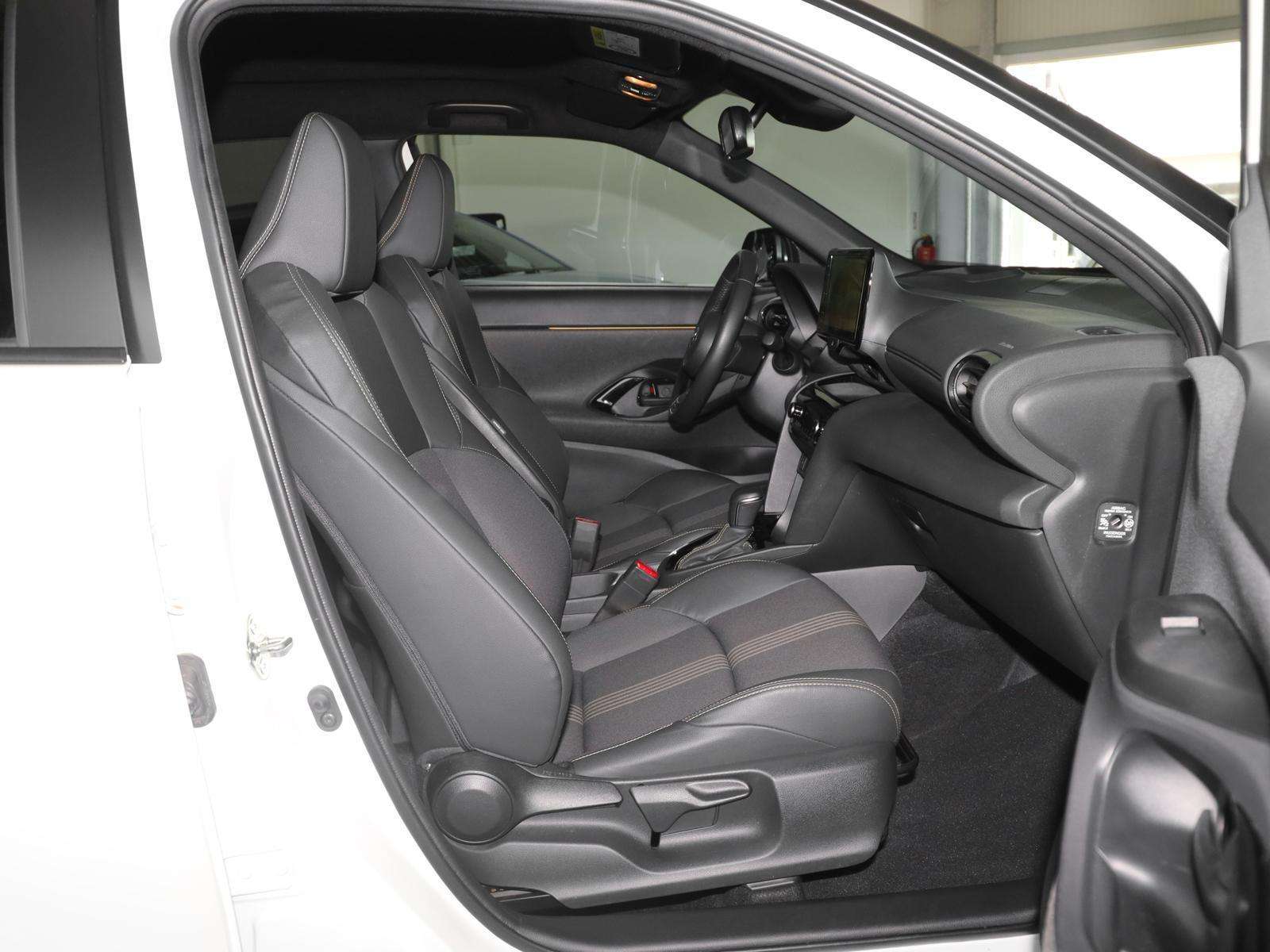 Fahrzeugbild eines Toyota Yaris Cross