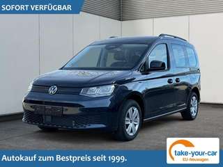 Schräge Frontansicht auf einen Volkswagen Caddy , freigestellt