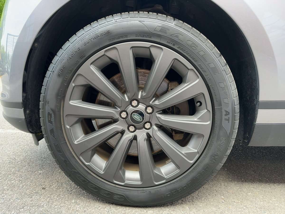 Fahrzeugbild eines Land Rover Range Rover Velar