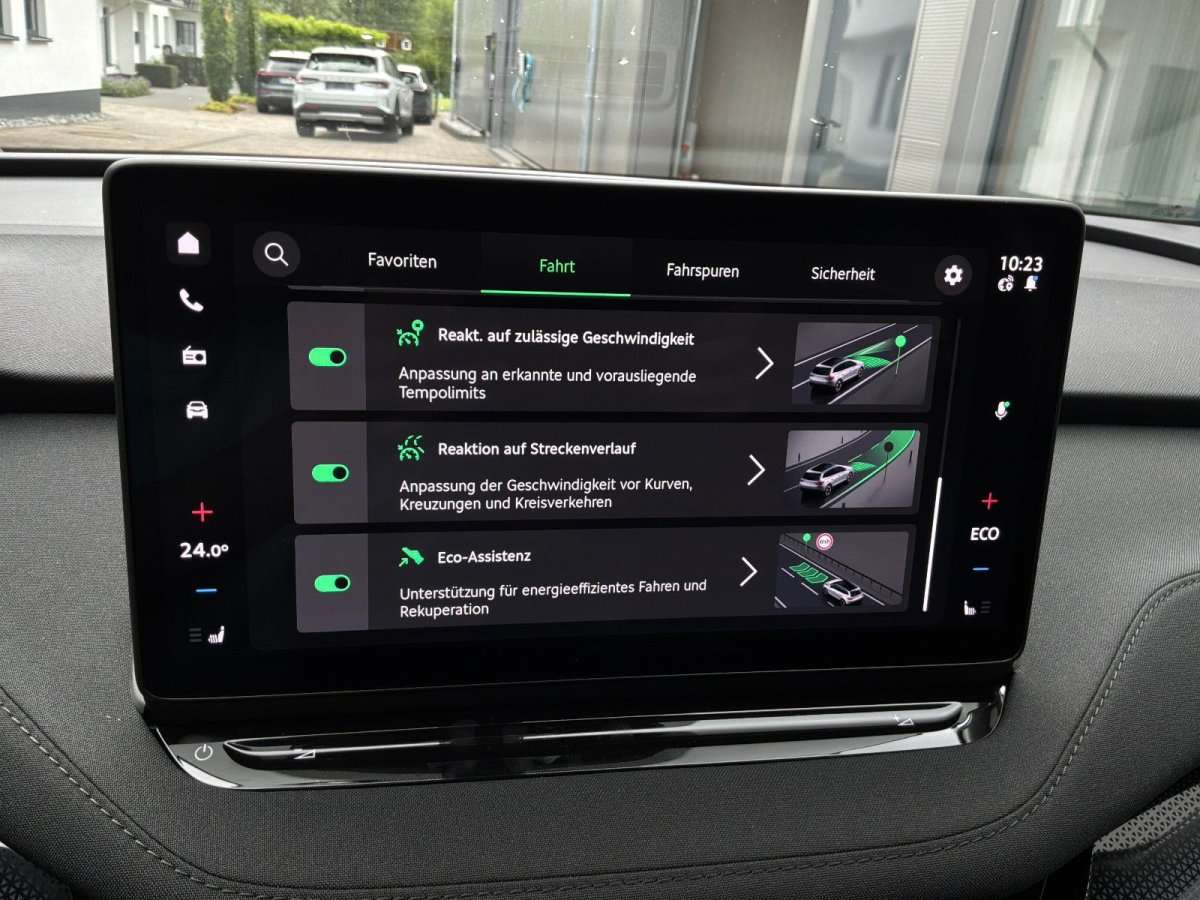 Fahrzeugbild eines Skoda ELROQ