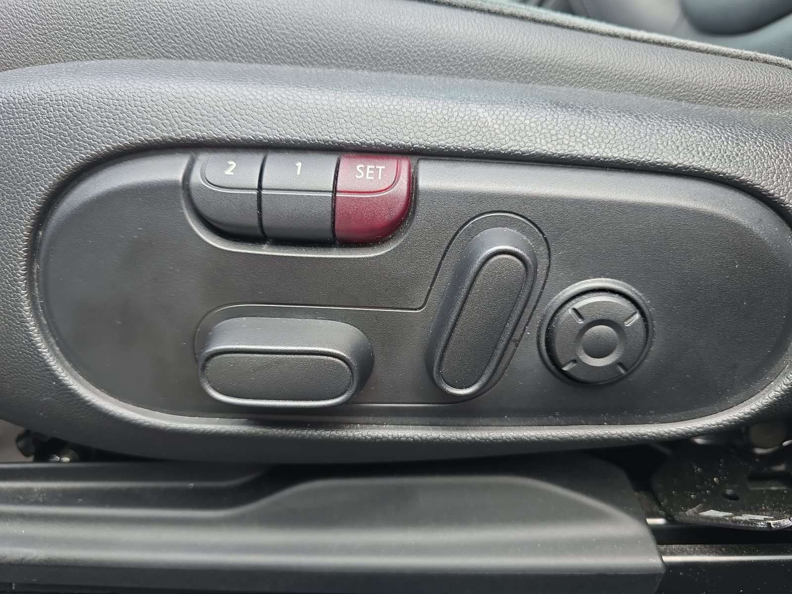 Fahrzeugbild eines MINI MINI
