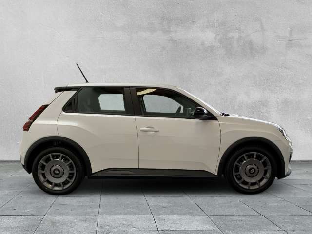 Fahrzeugbild eines Renault 5 E-TECH