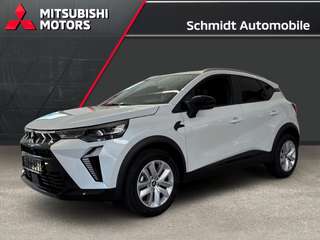 Schräge Frontansicht auf einen Mitsubishi ASX , freigestellt
