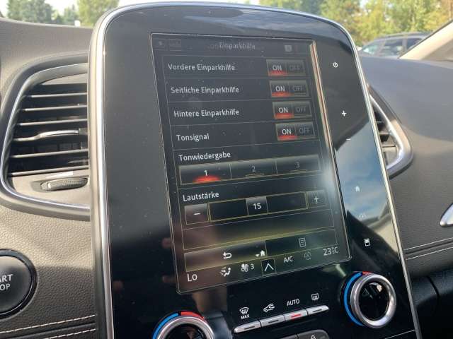 Fahrzeugbild eines Renault Grand Scénic