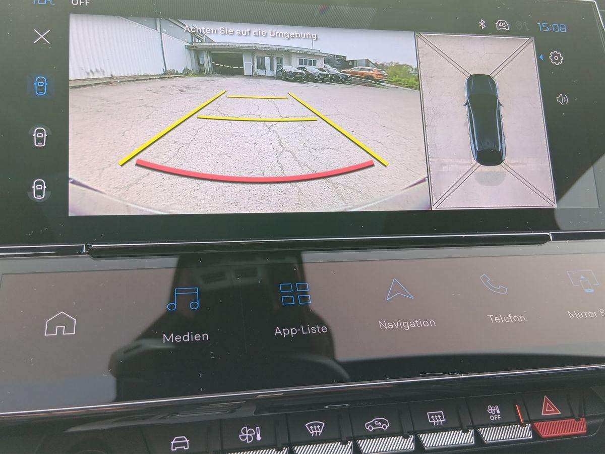 Fahrzeugbild eines Peugeot 408