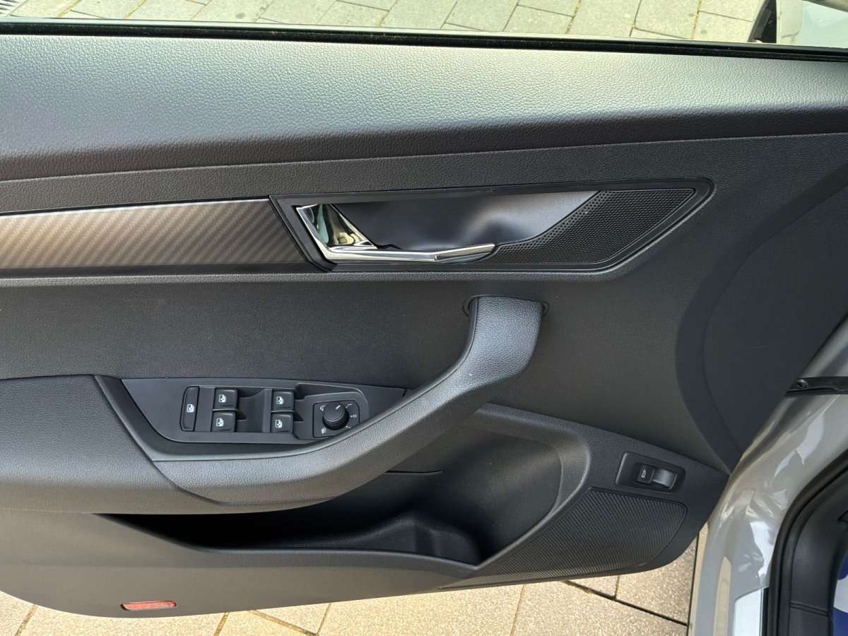 Fahrzeugbild eines Skoda ELROQ