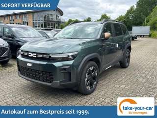 Schräge Frontansicht auf einen Dacia Bigster , freigestellt