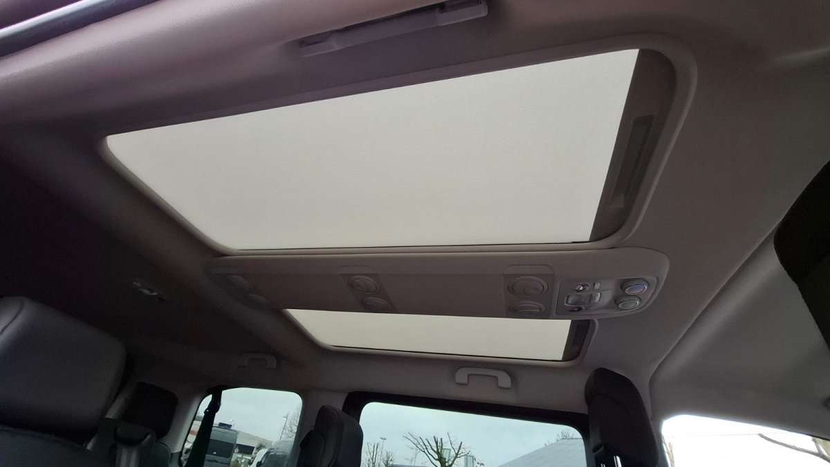 Fahrzeugbild eines Peugeot Traveller