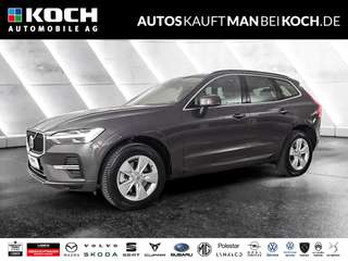 Schräge Frontansicht auf einen Volvo XC60 , freigestellt