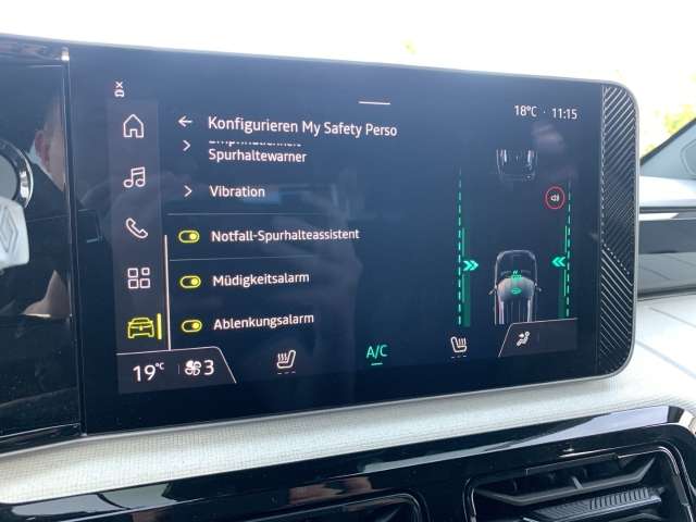 Fahrzeugbild eines Renault 4 E-TECH