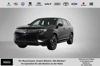 Schräge Frontansicht auf einen Opel Grandland X , freigestellt