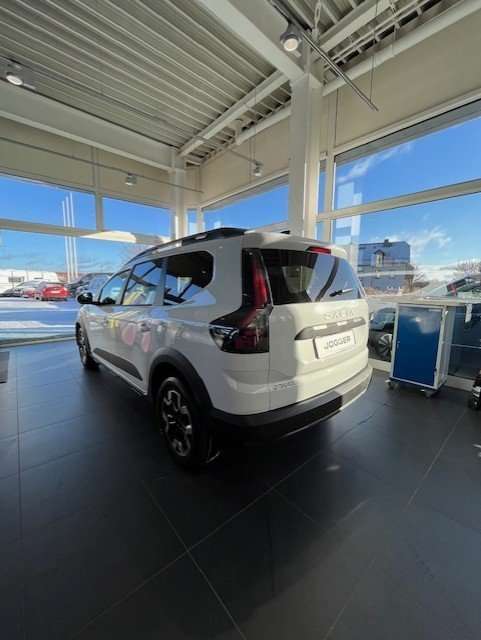 Fahrzeugbild eines Dacia Jogger