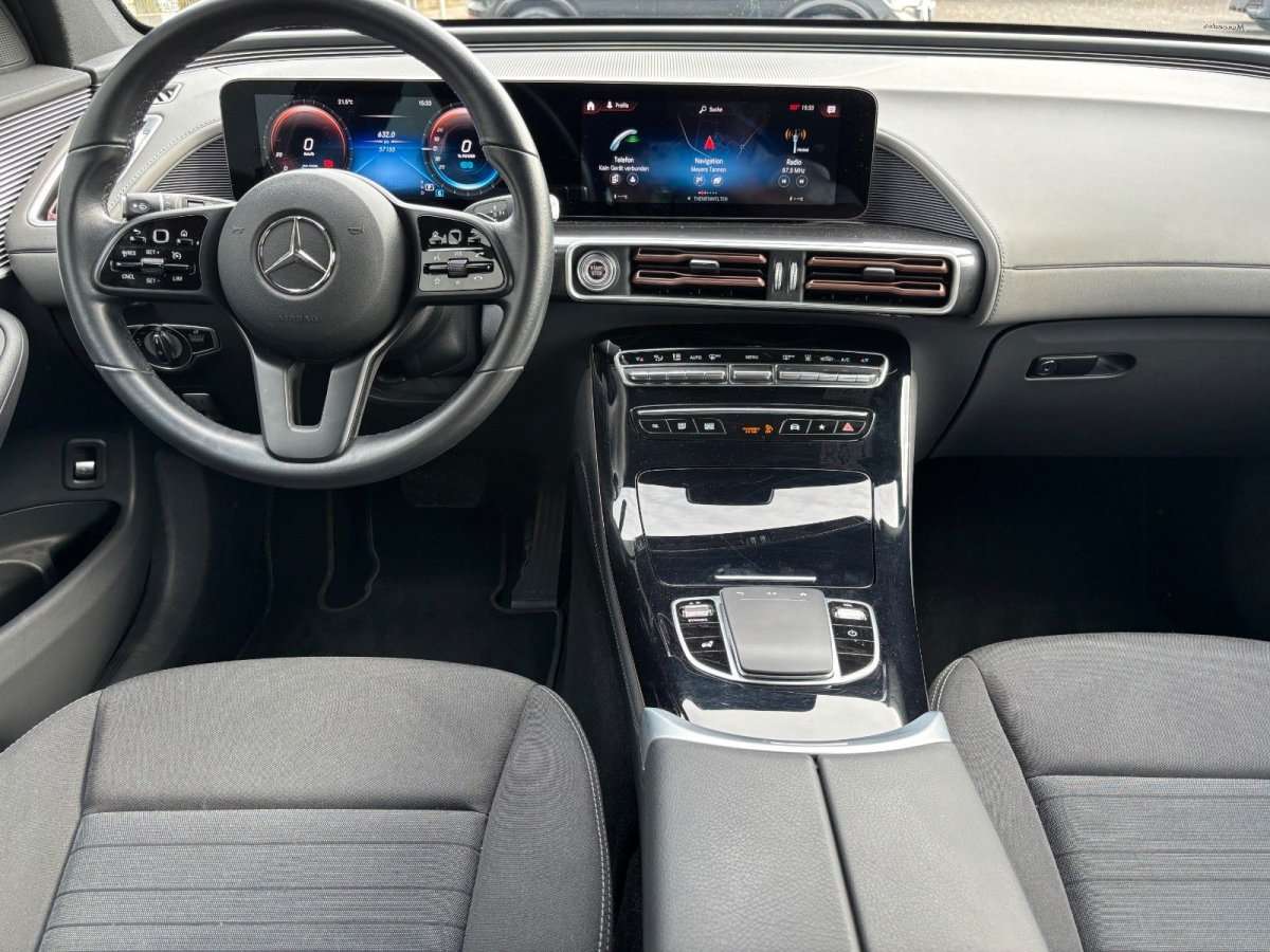 Fahrzeugbild eines Mercedes-Benz EQC
