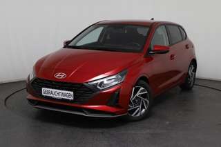 Schräge Frontansicht auf einen Hyundai i20 , freigestellt