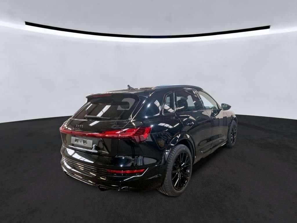 Fahrzeugbild eines Audi e-tron