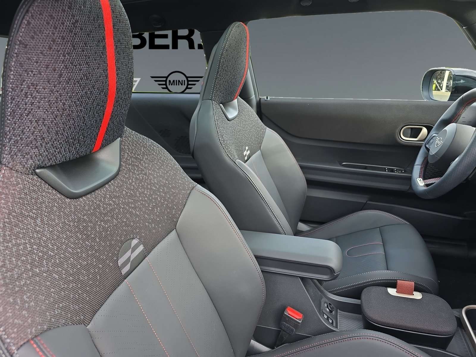 Fahrzeugbild eines MINI COOPER