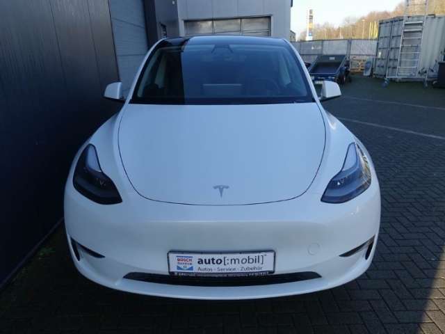 Fahrzeugbild eines TESLA Model Y