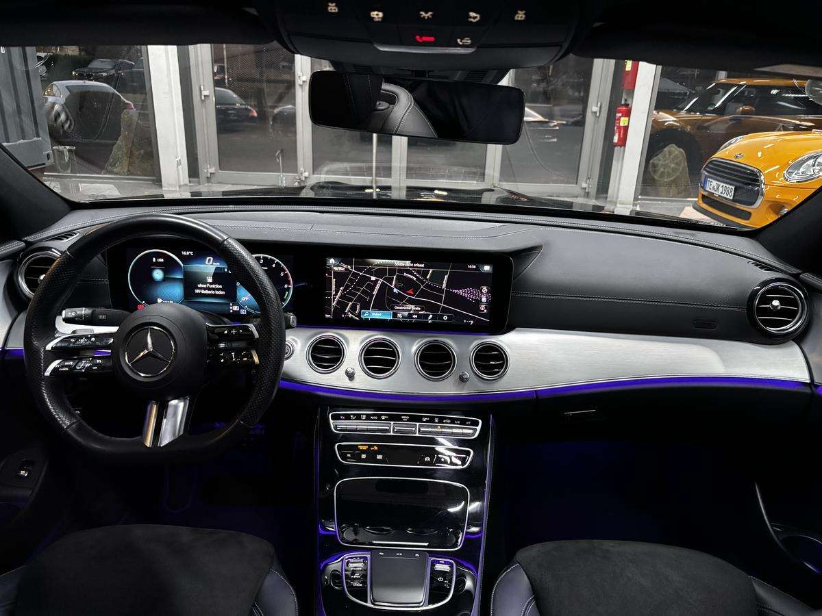 Fahrzeugbild eines Mercedes-Benz E-Klasse