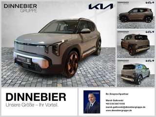 Schräge Frontansicht auf einen Kia EV2 , freigestellt