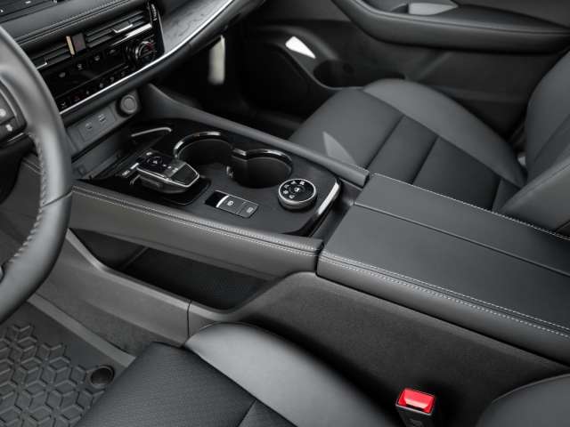 Fahrzeugbild eines Nissan X-TRAIL