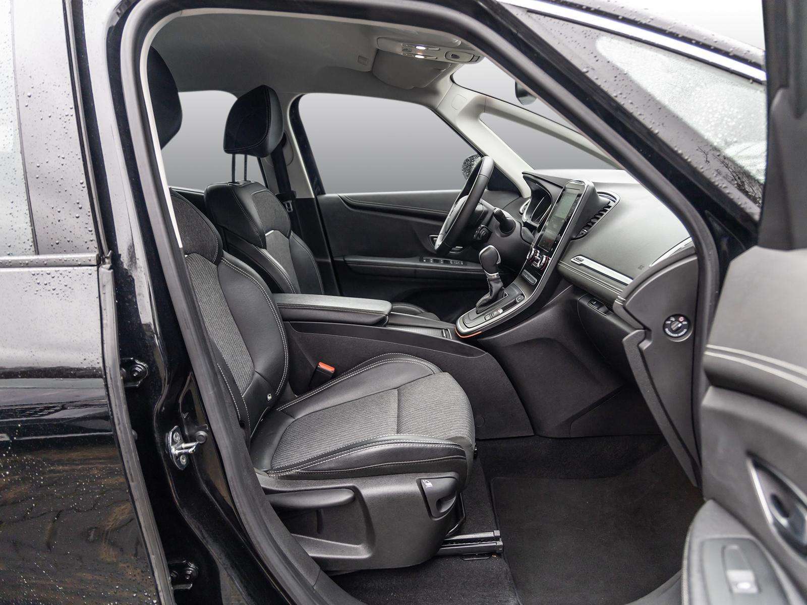 Fahrzeugbild eines Renault Scénic