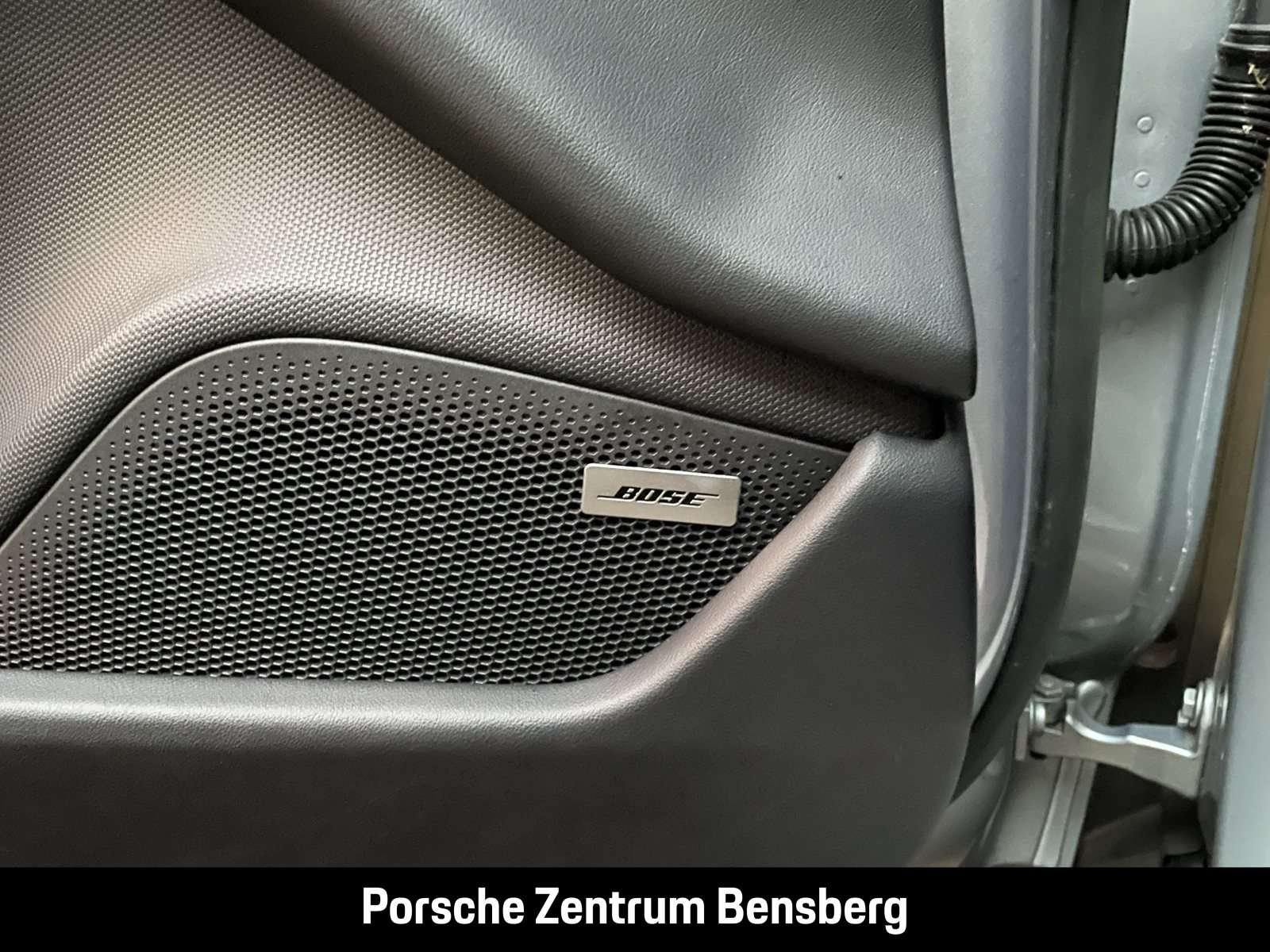 Fahrzeugbild eines Porsche Taycan