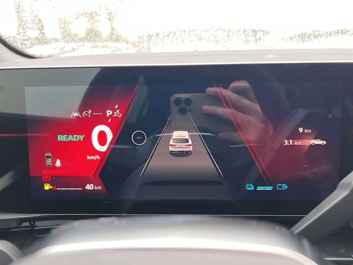 Fahrzeugbild eines Renault Rafale