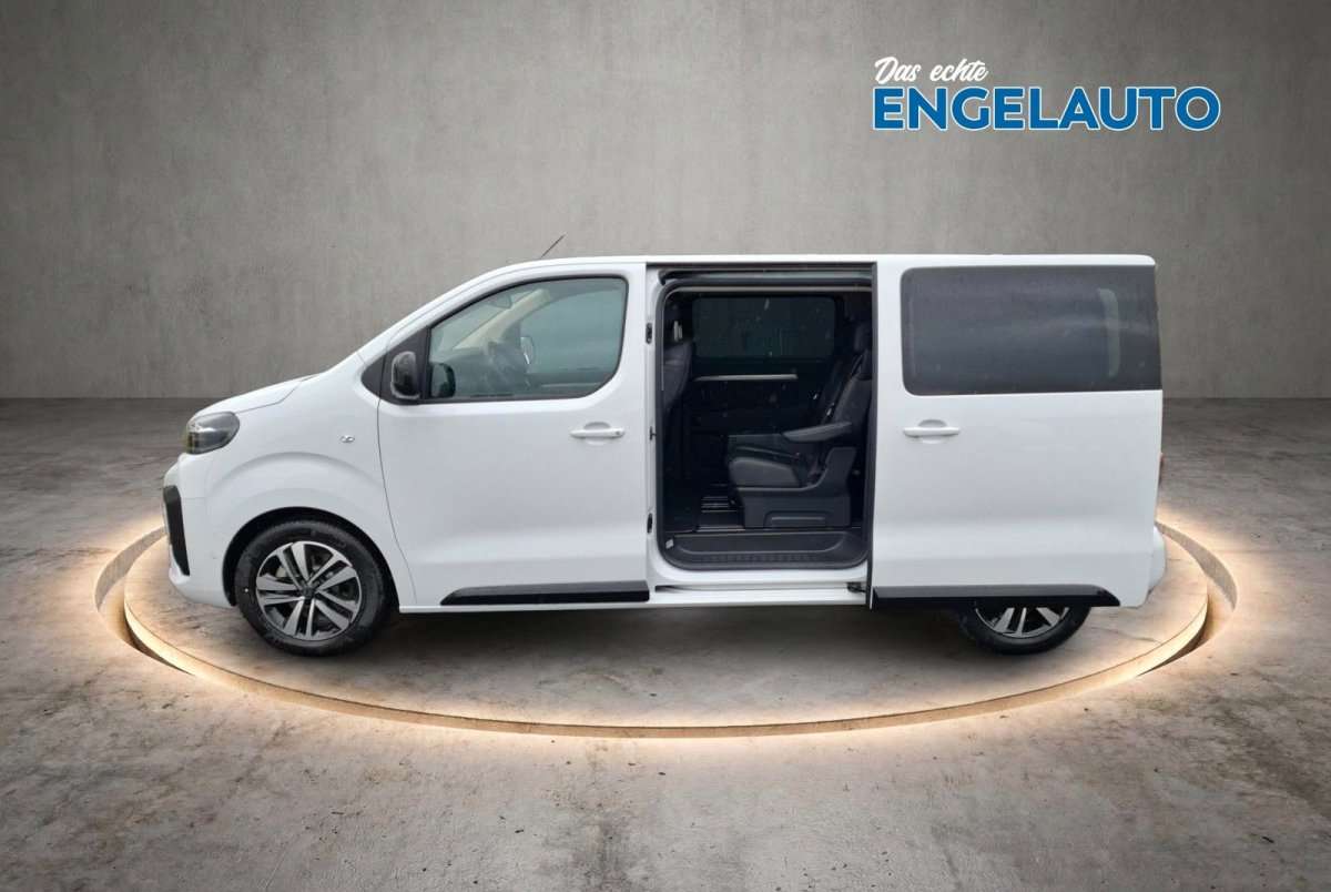 Fahrzeugbild eines Peugeot Traveller