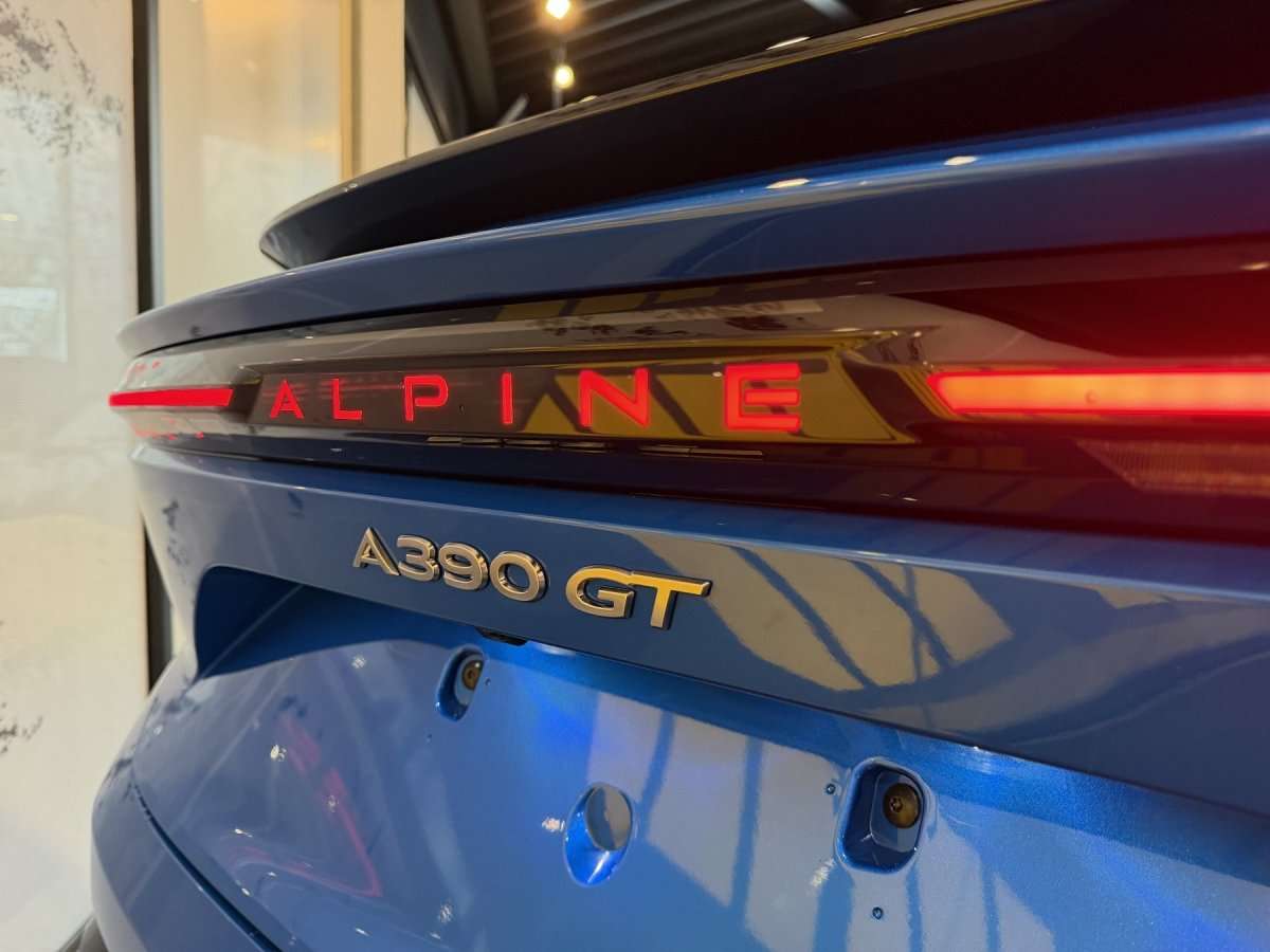 Fahrzeugbild eines Alpine A390