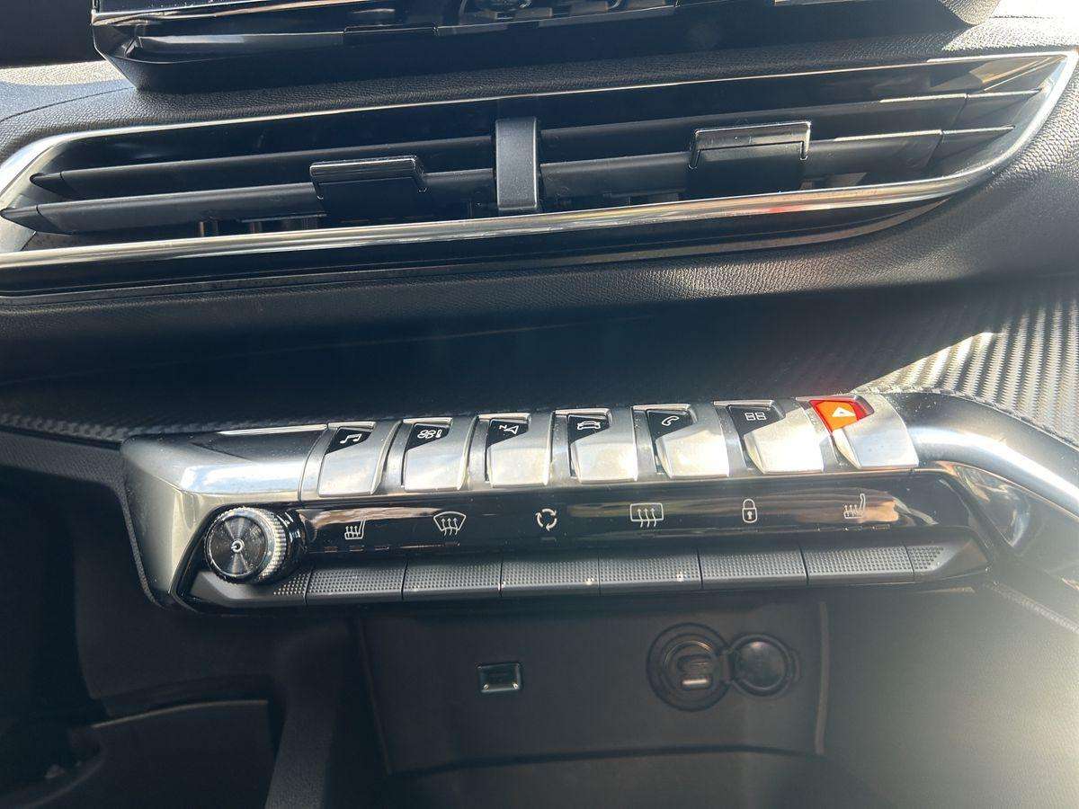 Fahrzeugbild eines Peugeot 3008