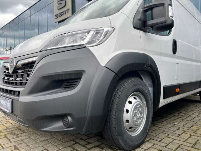 Fahrzeugbild eines Opel Movano