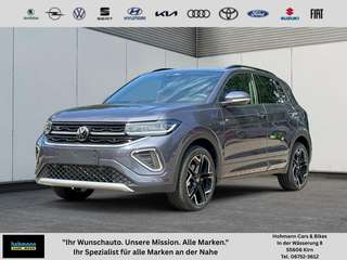 Schräge Frontansicht auf einen Volkswagen T-Cross , freigestellt