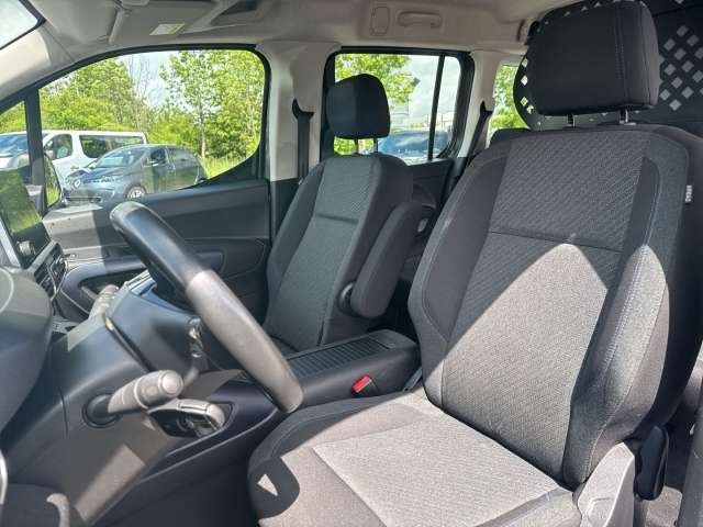 Fahrzeugbild eines Peugeot Rifter