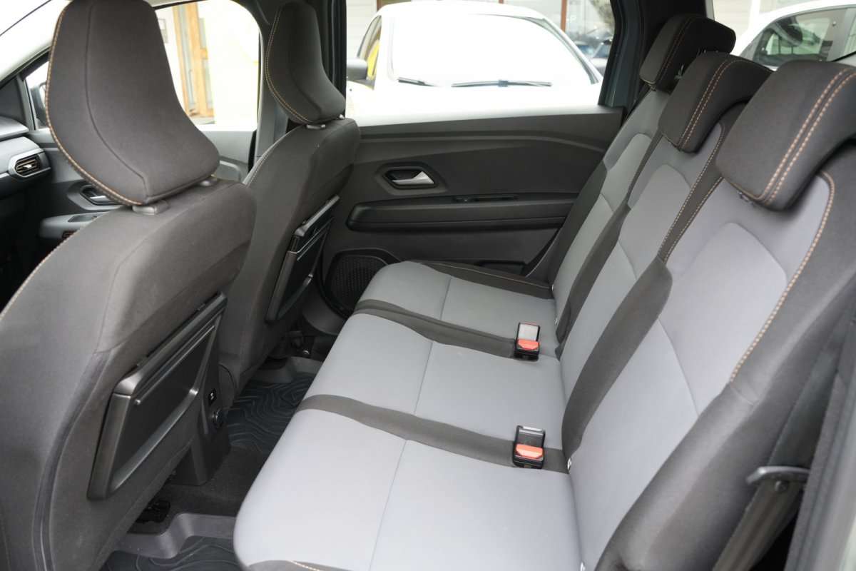 Fahrzeugbild eines Dacia Jogger